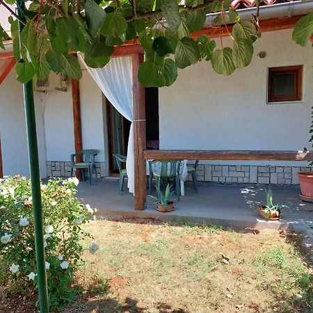 Sanja Novigrad Apartment